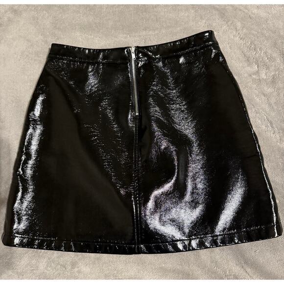 NWOT Art Class SZ Large 10/12 Faux Black Leather Skirt Zip Ip Front Pockets Edgy - Picture 2 of 6